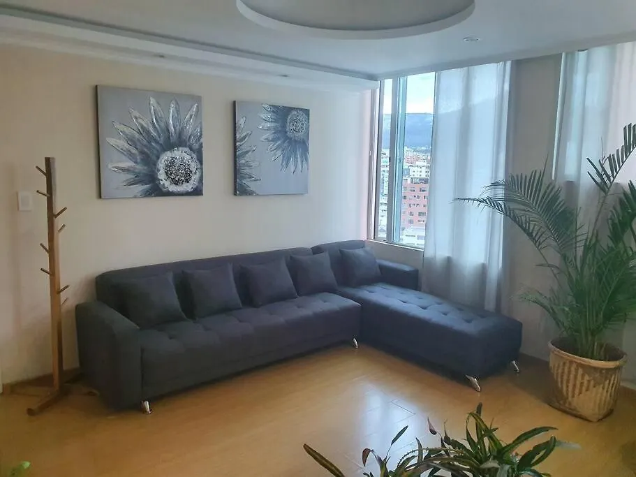 Apartamento Bella Suit amoblada, sector exclusivo La Carolina. Quito